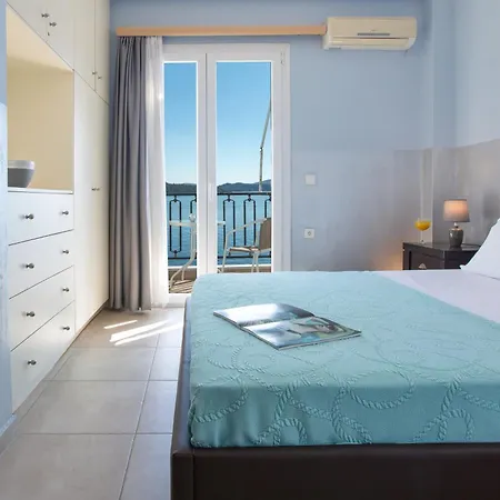 Апартаменты Agoritsa Beachfront With Its Own Pontoon *
