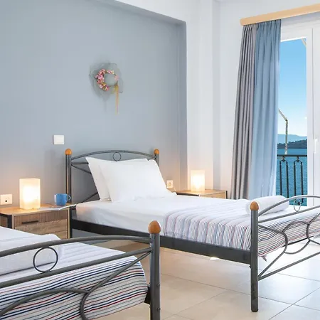 Апартаменты Agoritsa Beachfront With Its Own Pontoon *