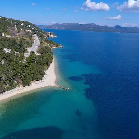 Апартаменты Agoritsa Beachfront With Its Own Pontoon