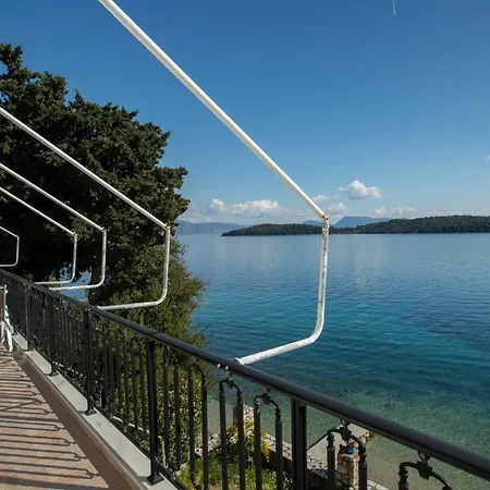 Agoritsa Beachfront With Its Own Pontoon Апартаменты *