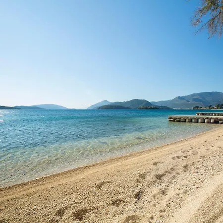 Апартаменты Agoritsa Beachfront With Its Own Pontoon *