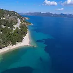 Διαμέρισμα Agoritsa Beachfront With Its Own Pontoon