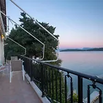 Agoritsa Beachfront With Its Own Pontoon * Νυδρί