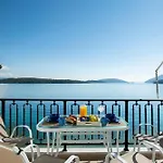 Διαμέρισμα Agoritsa Beachfront With Its Own Pontoon Νυδρί