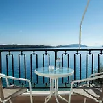 Agoritsa Beachfront With Its Own Pontoon * Νυδρί