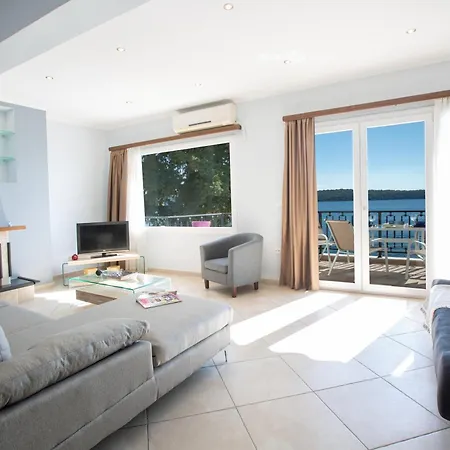 Agoritsa Beachfront With Its Own Pontoon * Nydri (Lefkada)