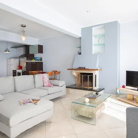 Agoritsa Beachfront With Its Own Pontoon Apartment Nydri (Lefkada)