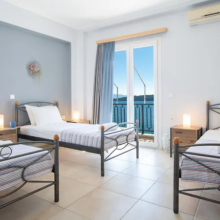 Apartment Agoritsa Beachfront With Its Own Pontoon