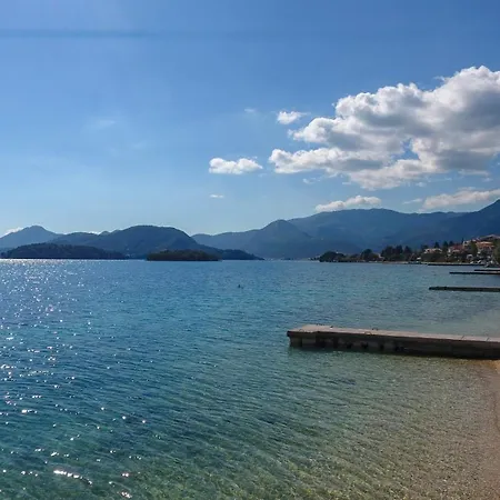 Agoritsa Beachfront With Its Own Pontoon 公寓