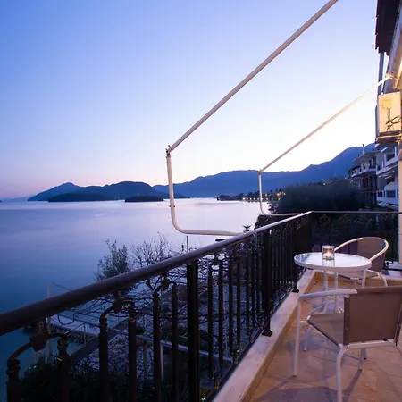 Agoritsa Beachfront With Its Own Pontoon 公寓