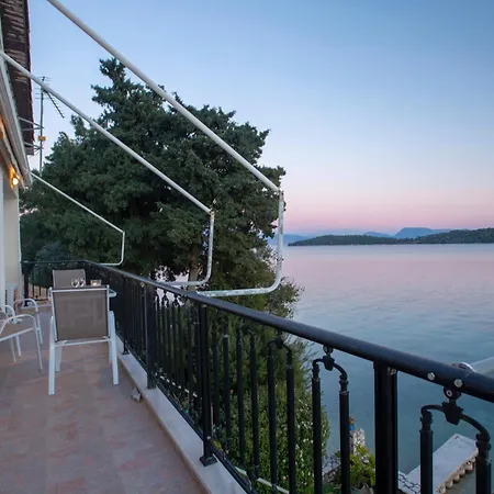 Agoritsa Beachfront With Its Own Pontoon * Nydri (Lefkada)