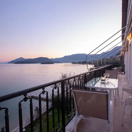 شقة Agoritsa Beachfront With Its Own Pontoon نيدري