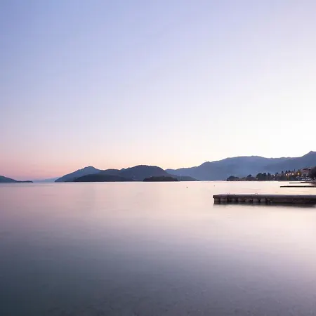 公寓 Agoritsa Beachfront With Its Own Pontoon