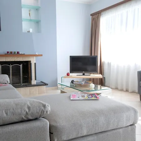 Apartment Agoritsa Beachfront With Its Own Pontoon