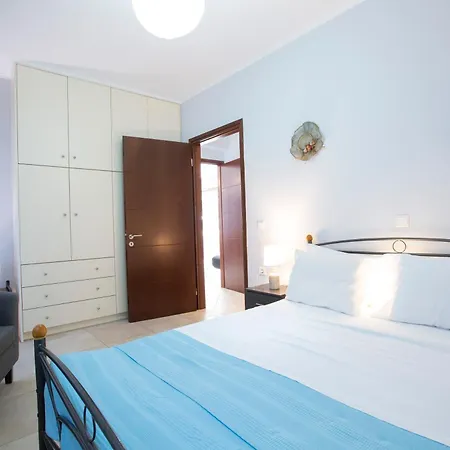 Apartment Agoritsa Beachfront With Its Own Pontoon Nydri (Lefkada)
