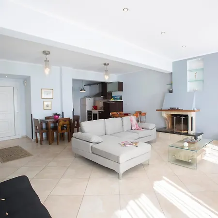 Agoritsa Beachfront With Its Own Pontoon Apartment