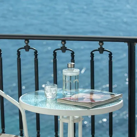 Apartment Agoritsa Beachfront With Its Own Pontoon *