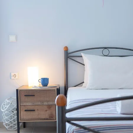 Apartment Agoritsa Beachfront With Its Own Pontoon *