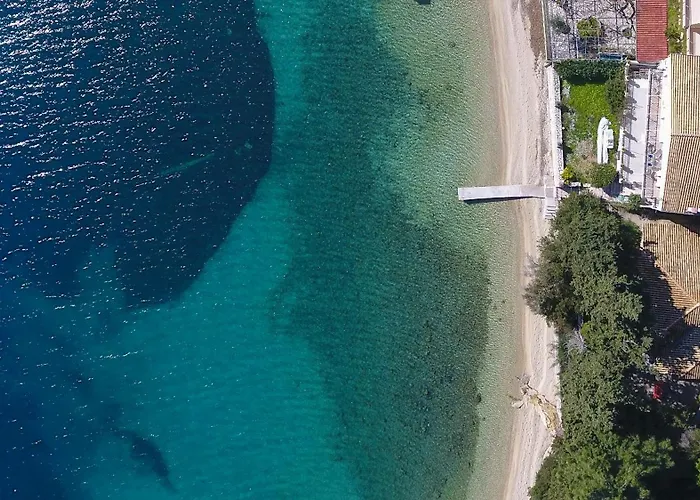 Agoritsa Beachfront With Its Own Pontoon Apartment