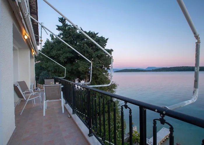 Agoritsa Beachfront With Its Own Pontoon * Nydri (Lefkada)