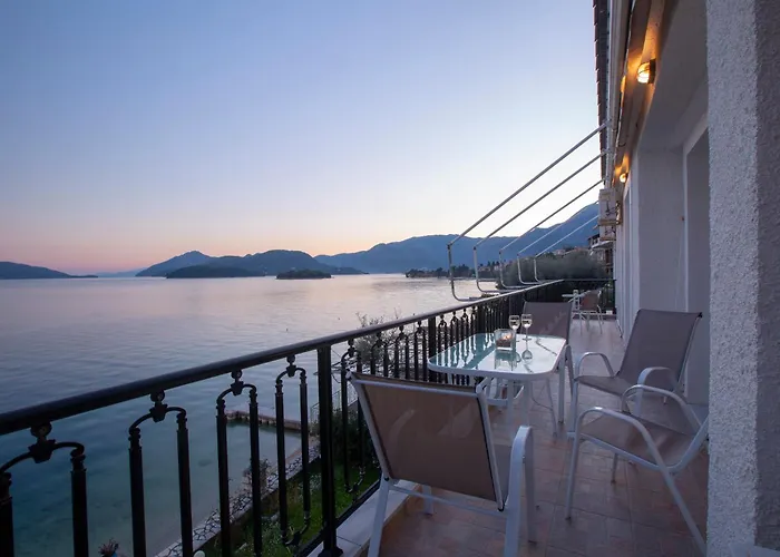 Appartement Agoritsa Beachfront With Its Own Pontoon *