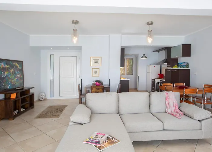 Agoritsa Beachfront With Its Own Pontoon *