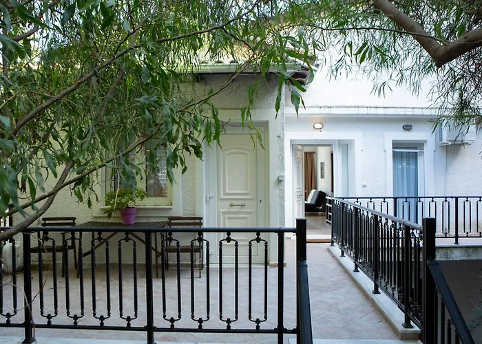 Apartment Agoritsa Beachfront With Its Own Pontoon